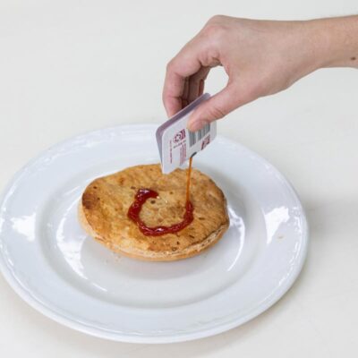 Masterfoods Tomato Sauce in Papersnap Easysnap Technology